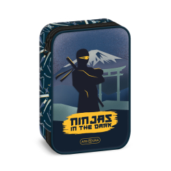 Penl patrov s jednm zipem Ninjas in the dark ARS UNA